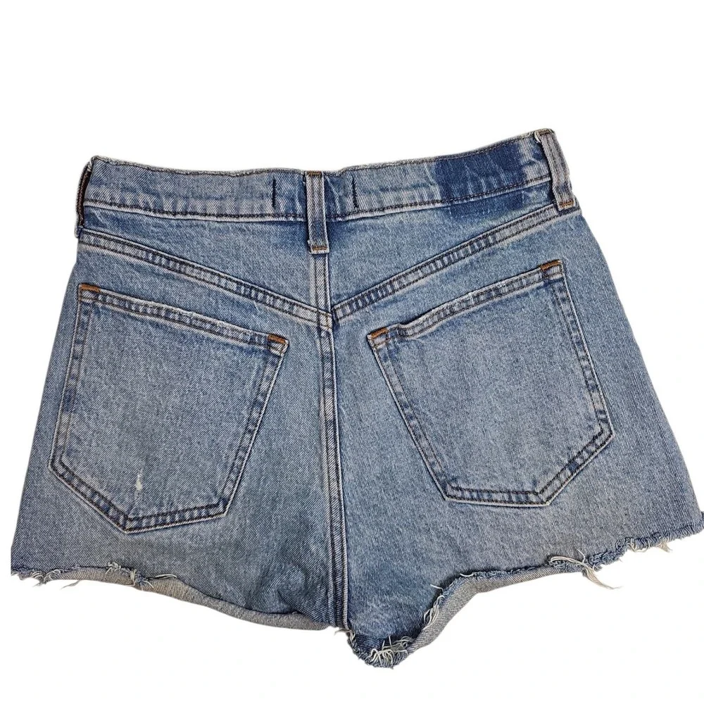 Abercrombie & Fitch The Mom Short High Rise Distressed Denim Womens 26/2